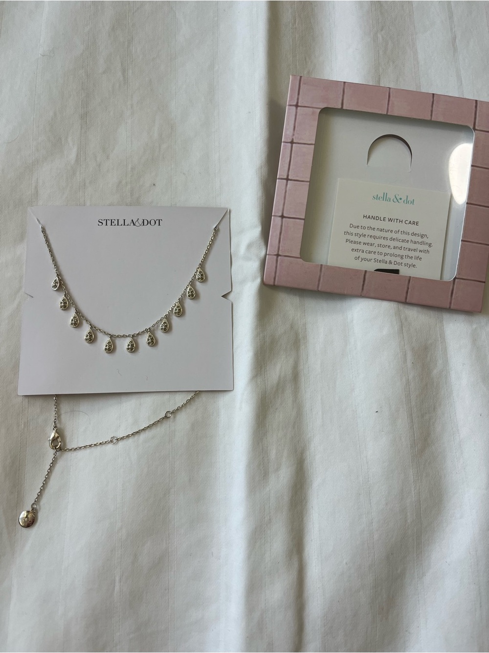 Stella & Dot Silver Willa Dangling Teardrop Choker